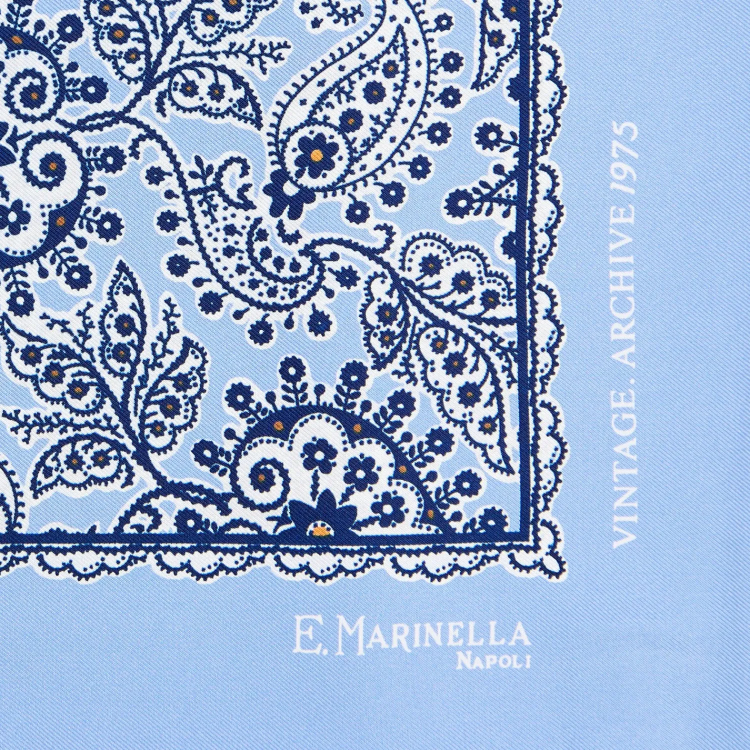 E.Marinella Pochette Da Taschino|POCHETTE DA TASCHINO IN SETA STAMPATA A MANO AZZURRA Fantasia archivio 1975